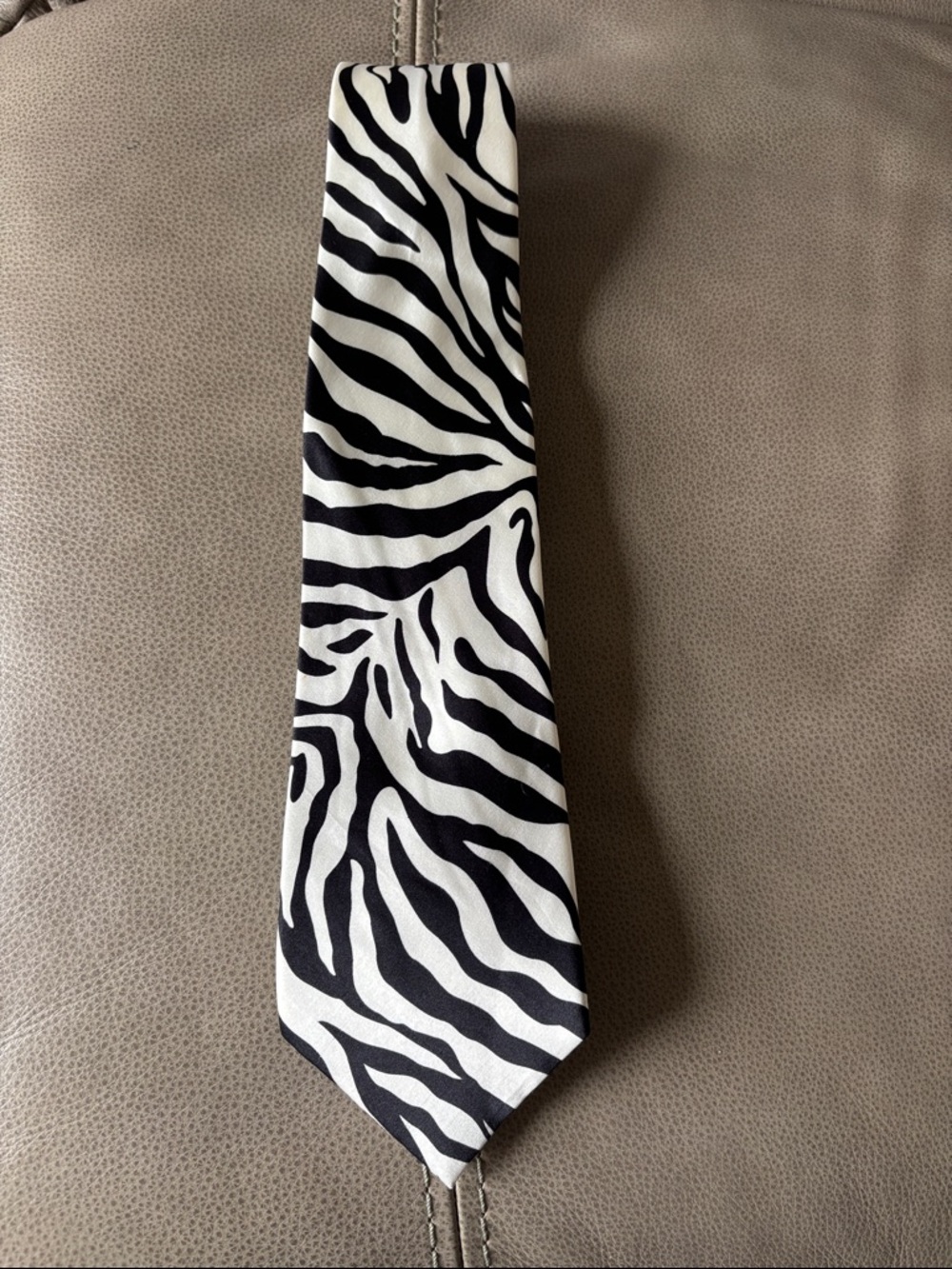 Men's Zebra Print Tie in Black & White - Stylish Patterned Neckwear